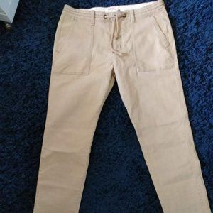 HOLLISTER CLASSIC TAPER CHINOS  34 X 32  NWOT